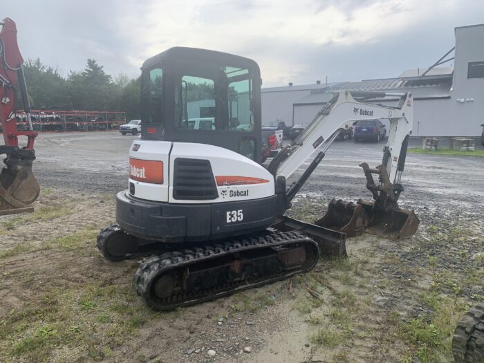 2010 BOBCAT E35 - Image 6
