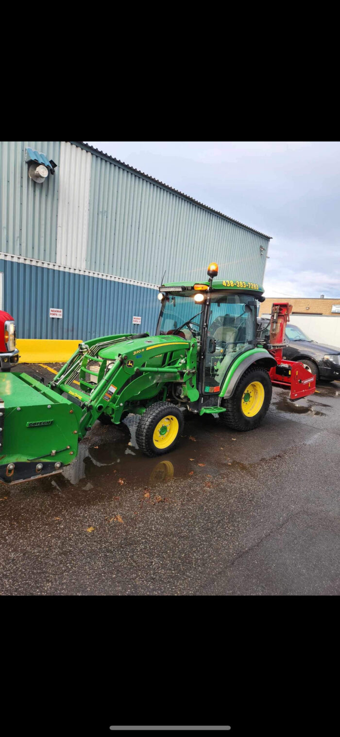 2022 John Deere 3046R – Image 2
