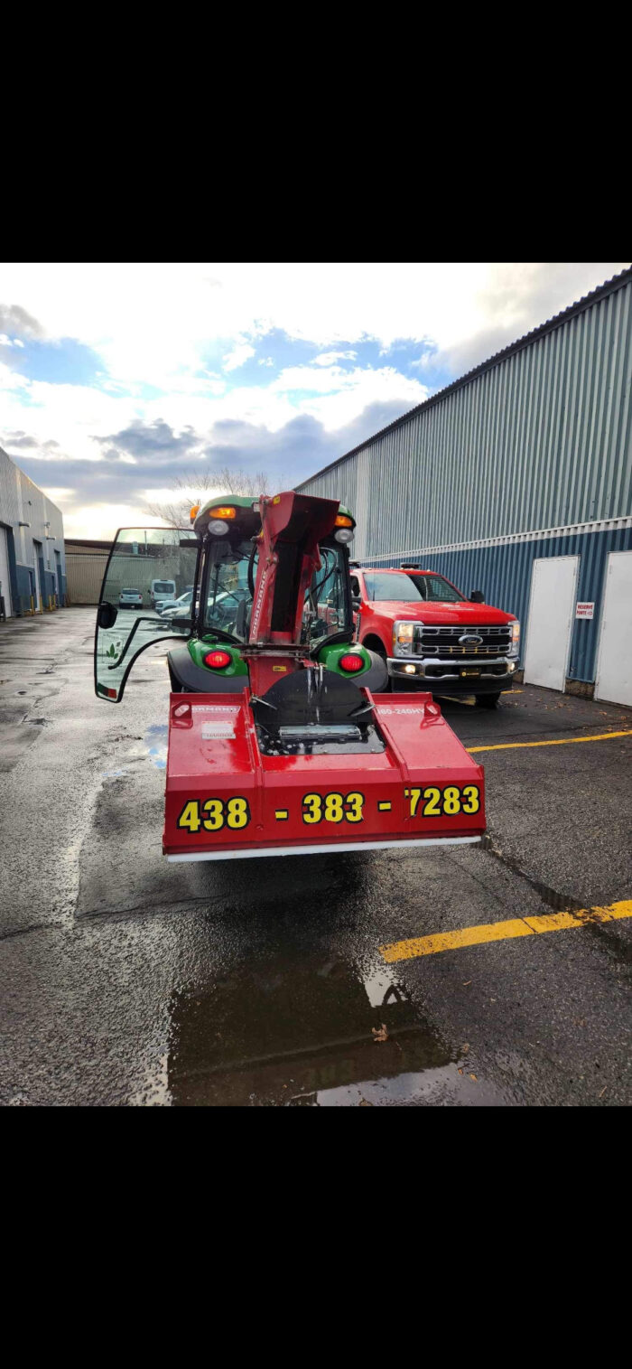 2022 John Deere 3046R – Image 3