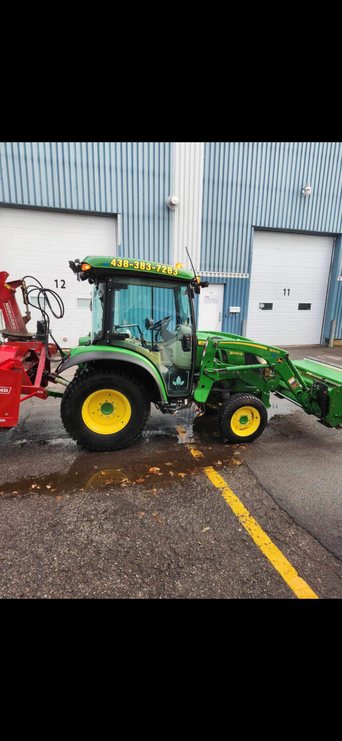 2022 John Deere 3046R