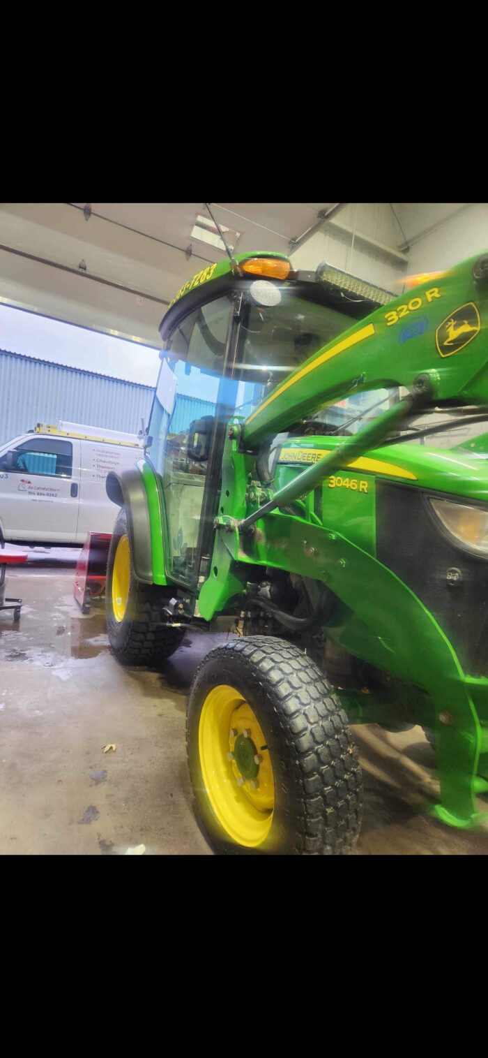 2022 John Deere 3046R – Image 6