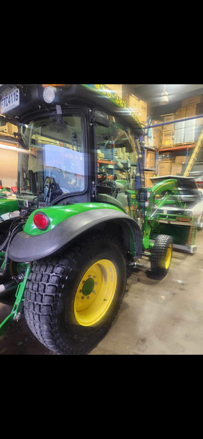 2022 John Deere 3046R – Image 7