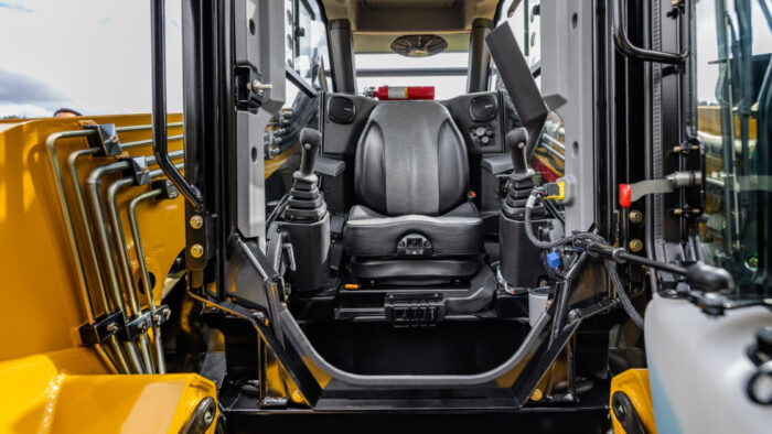 ASV RT-135 Forestry Compact Track Loader - Image 9